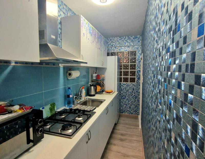 Продажа - нижний этаж  - Poniente - Benidorm