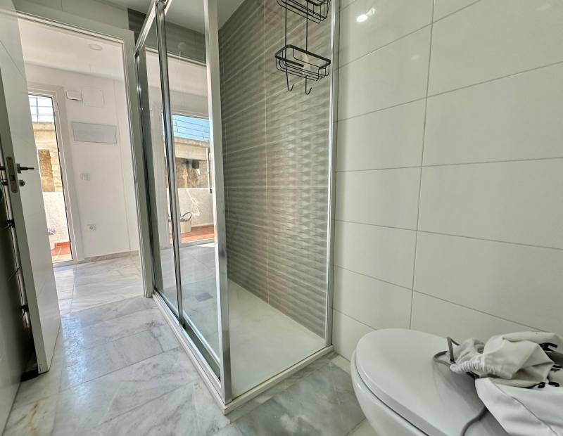 Продажа - АПАРТАМЕНТЫ - Cala de Benidorm - Benidorm