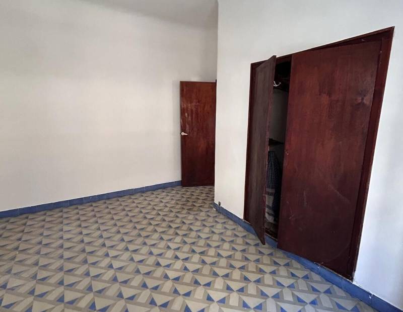 Sale - Solar house - Villajoyosa