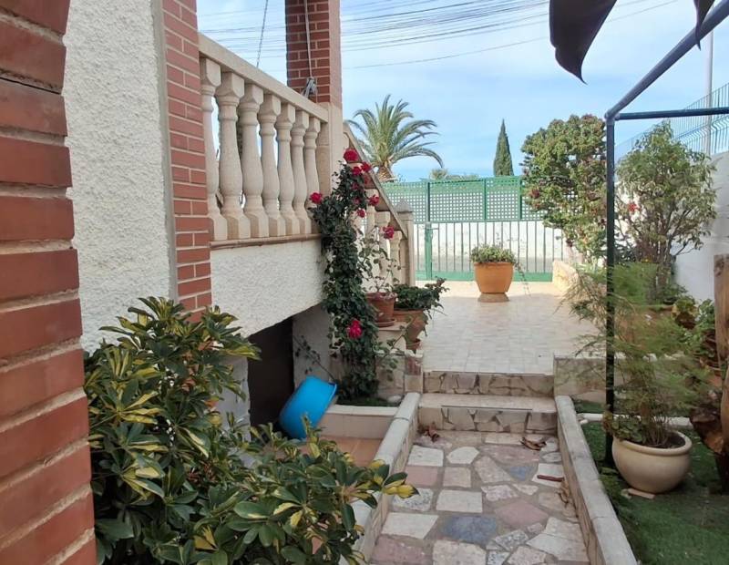 Продажа - шале - Barranco Hondo - La Nucía