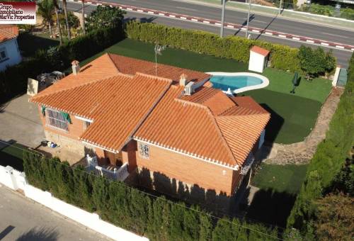 Chalet - Продажа - Urbanizaciones - La Nucía