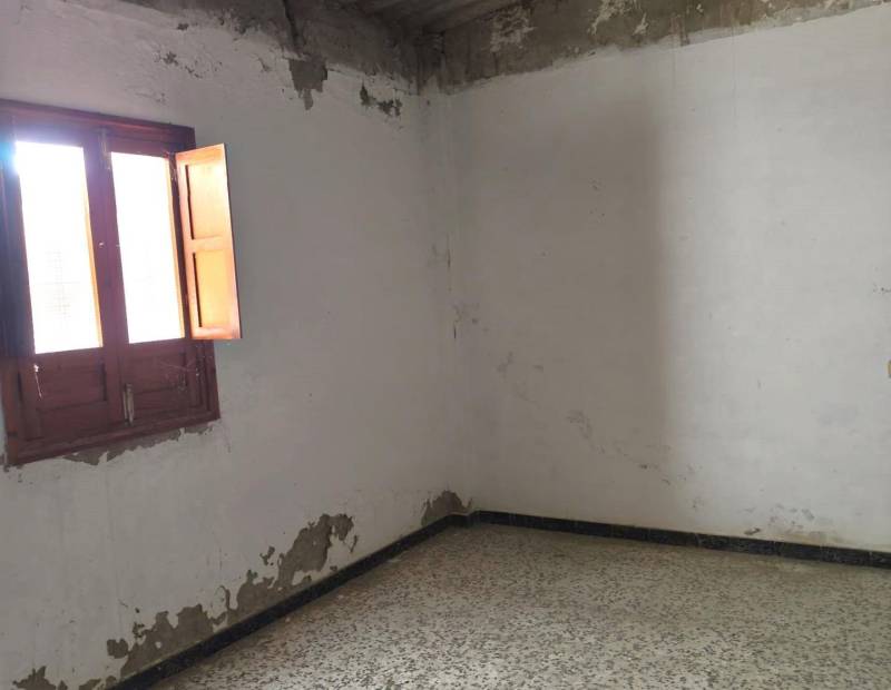 Sale - House - Fuentes de Andalucia