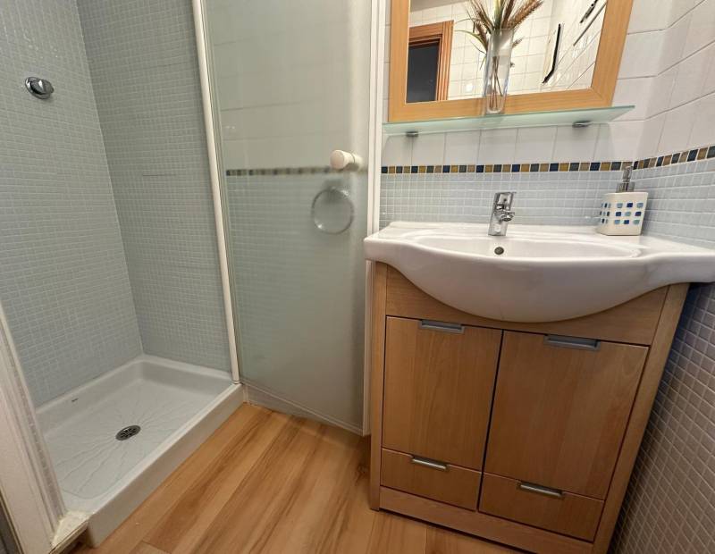 Продажа - квартира - Avenida L Aigüera - Benidorm