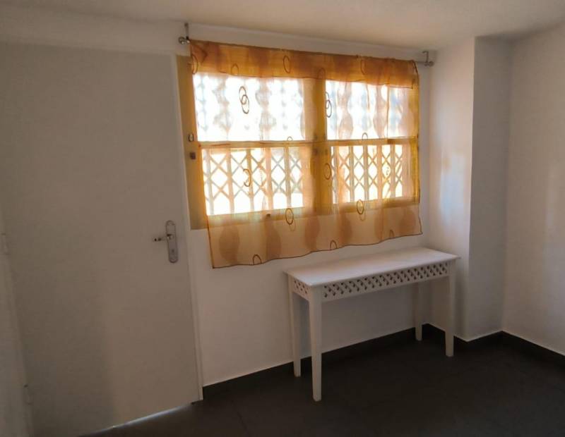 Venta - Local comercial - Rincon de Loix Alto - Benidorm