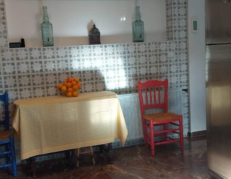 Продажа - Дом с земельным участком - Castell de Guadalest (el) - Guadalest