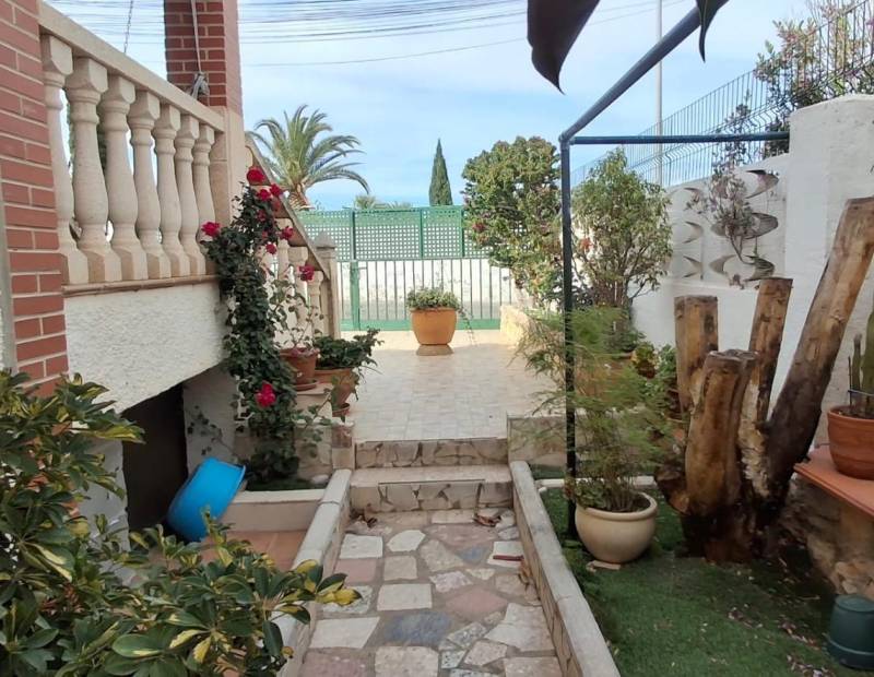 Продажа - шале - Barranco Hondo - La Nucía
