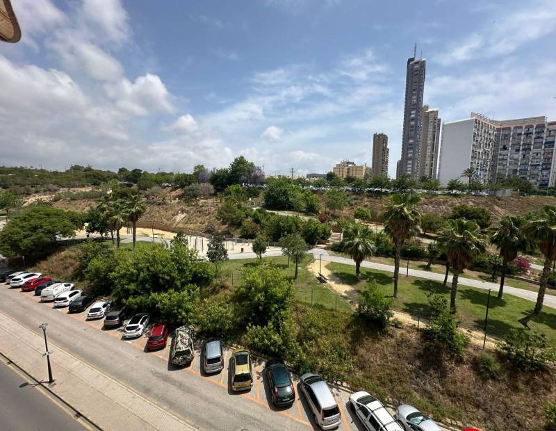 Продажа - квартира - Avenida L Aigüera - Benidorm