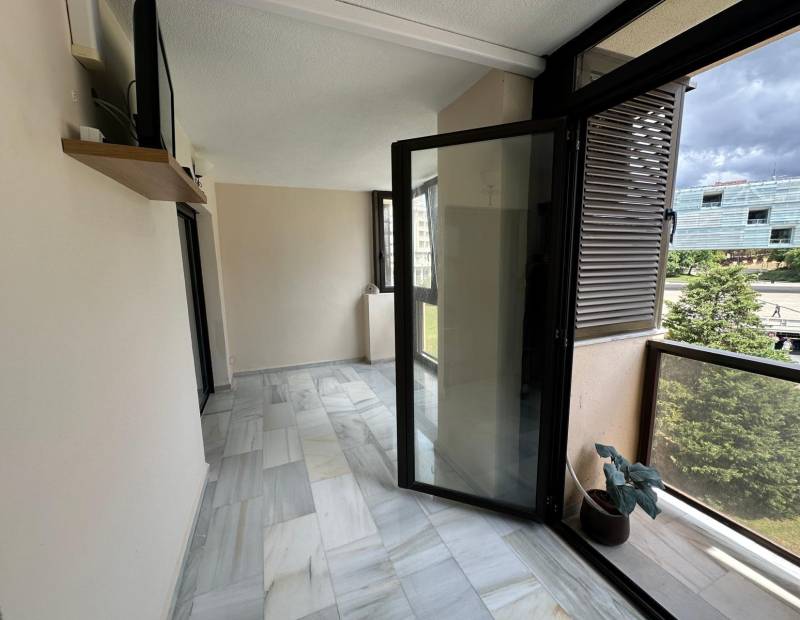 Продажа - квартира - Avenida L Aigüera - Benidorm