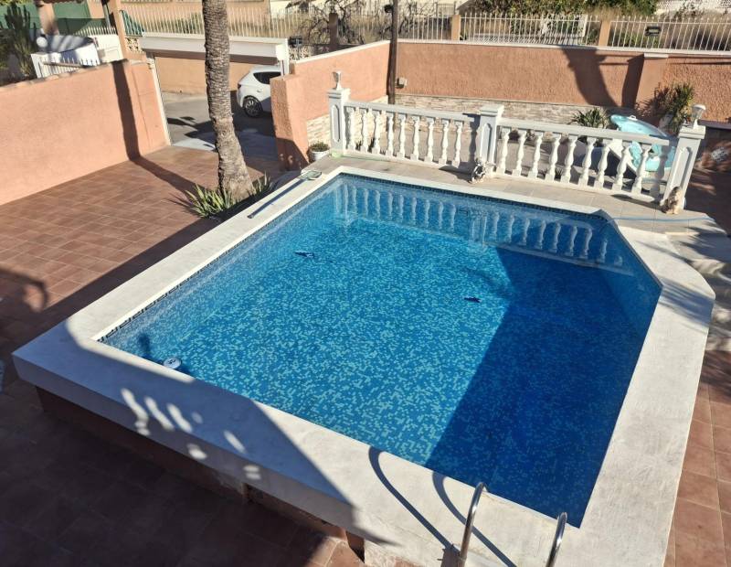 Продажа - шале - Avenida Europa - Benidorm