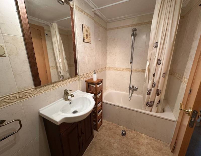 Продажа - квартира - Avenida L Aigüera - Benidorm