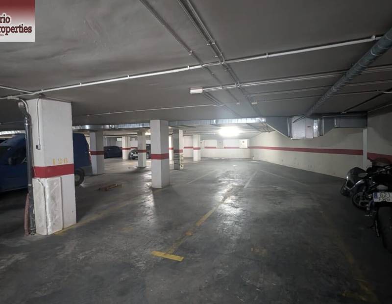 Sale - Garage - Poniente - Benidorm