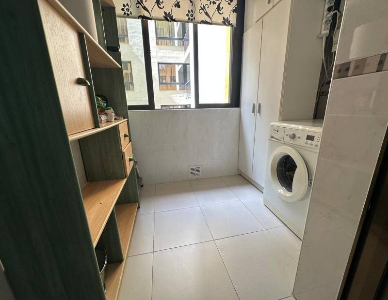 Продажа - квартира - Avenida L Aigüera - Benidorm