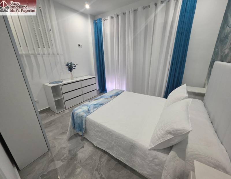 Продажа - нижний этаж  - Plaza de Toros - Benidorm