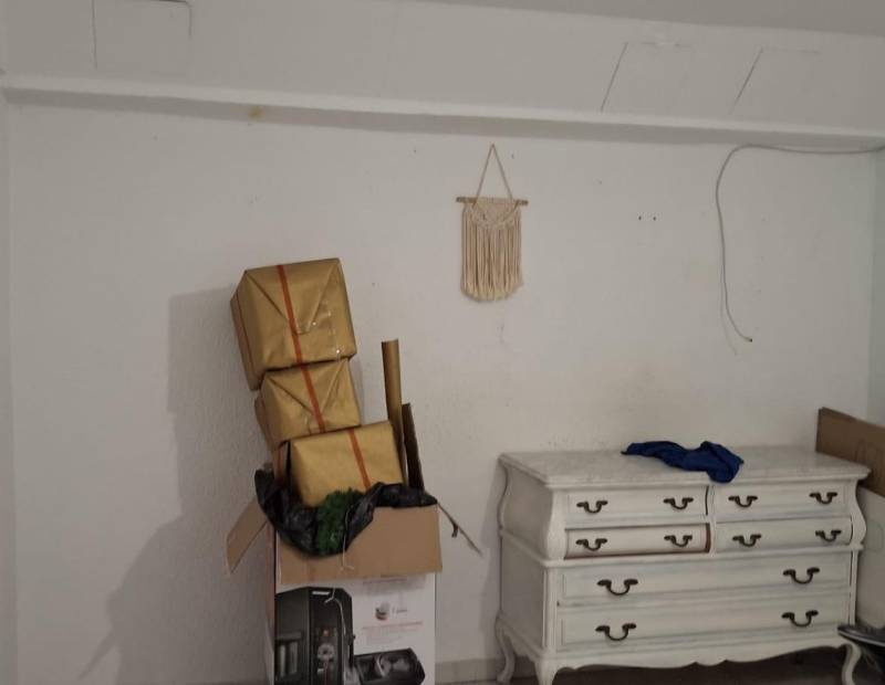 Продажа - помещение - Avenida Beniarda - Benidorm