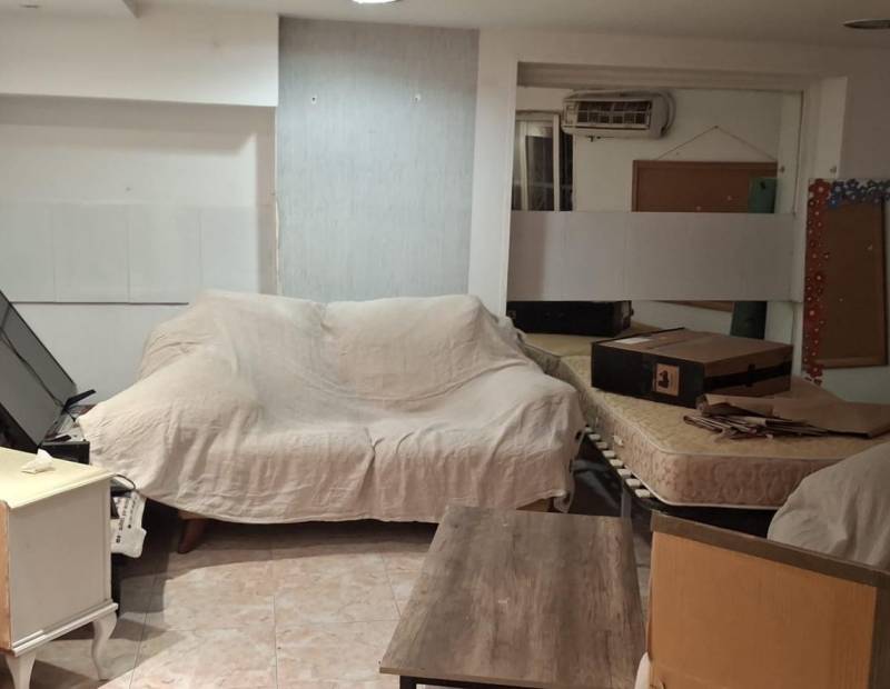 Продажа - помещение - Avenida Beniarda - Benidorm