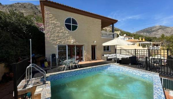 Single family house - Sale - Urbanización Almedia - Callosa d'en Sarrià