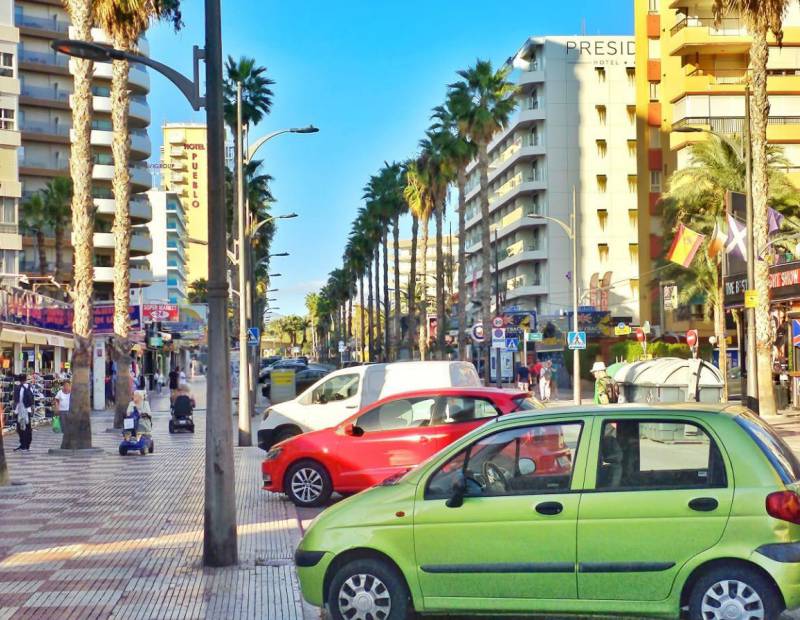 Venta - Apartamento - Avenida del Mediterraneo - Benidorm