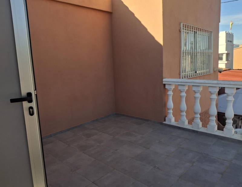 Продажа - шале - Avenida Europa - Benidorm