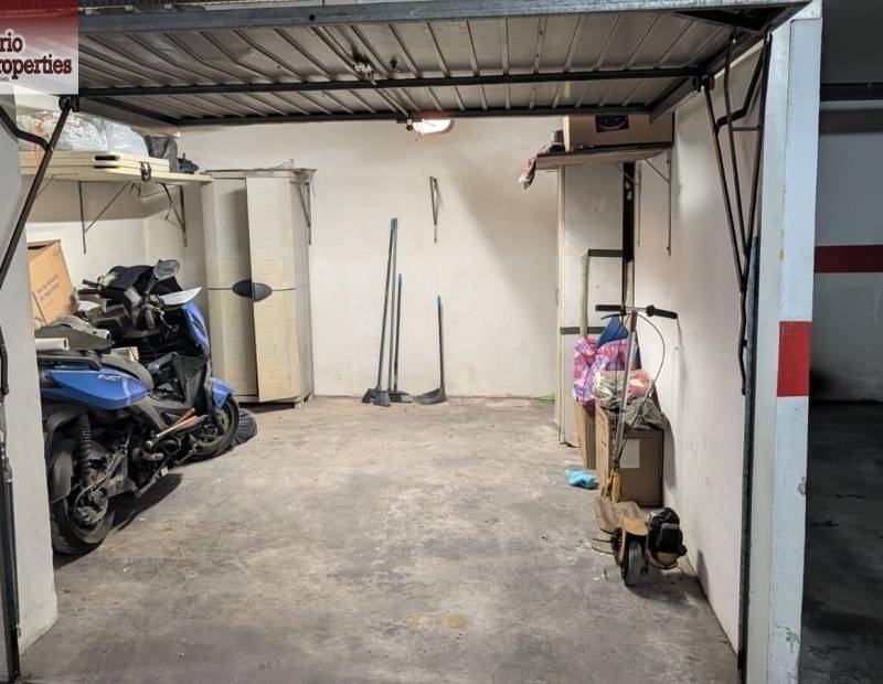 Sale - Garage - Poniente - Benidorm