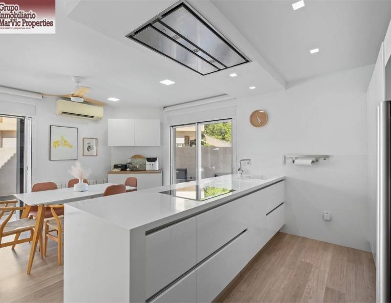 Venta - Chalet - Alfaz del PI Pueblo-Urbanizaciones - l'Alfas del Pi