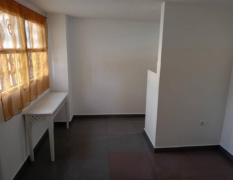 Venta - Local comercial - Rincon de Loix Alto - Benidorm