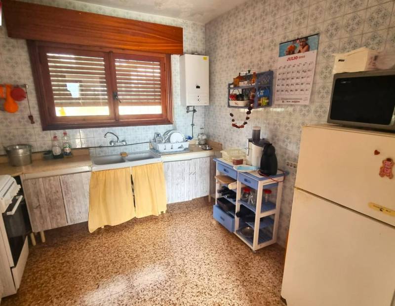 Продажа - Дом с земельным участком - Urbanizaciones - Benidorm