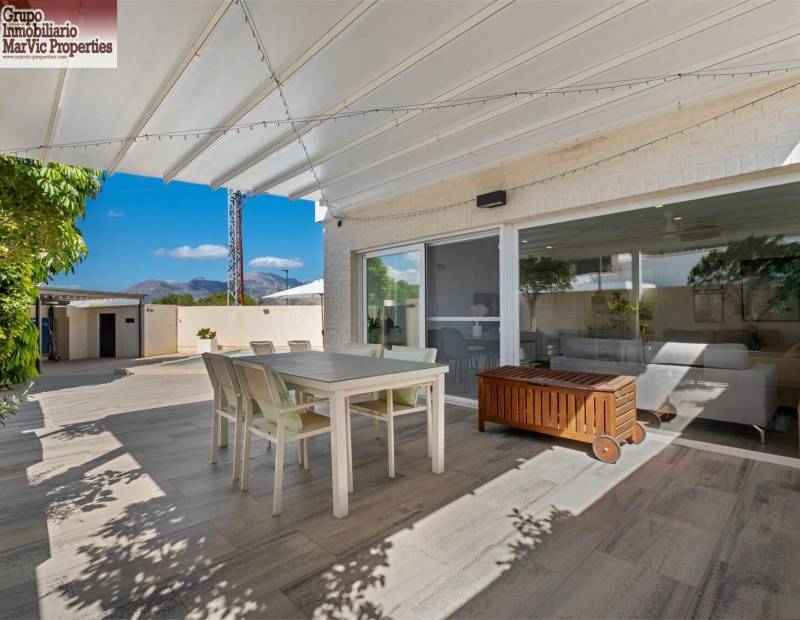 Venta - Chalet - Alfaz del PI Pueblo-Urbanizaciones - l'Alfas del Pi