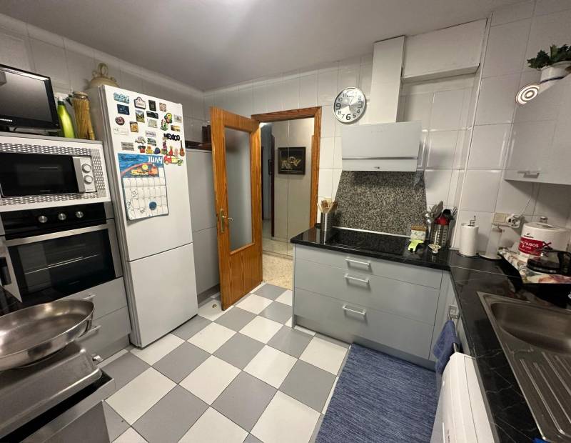 Продажа - квартира - Avenida L Aigüera - Benidorm